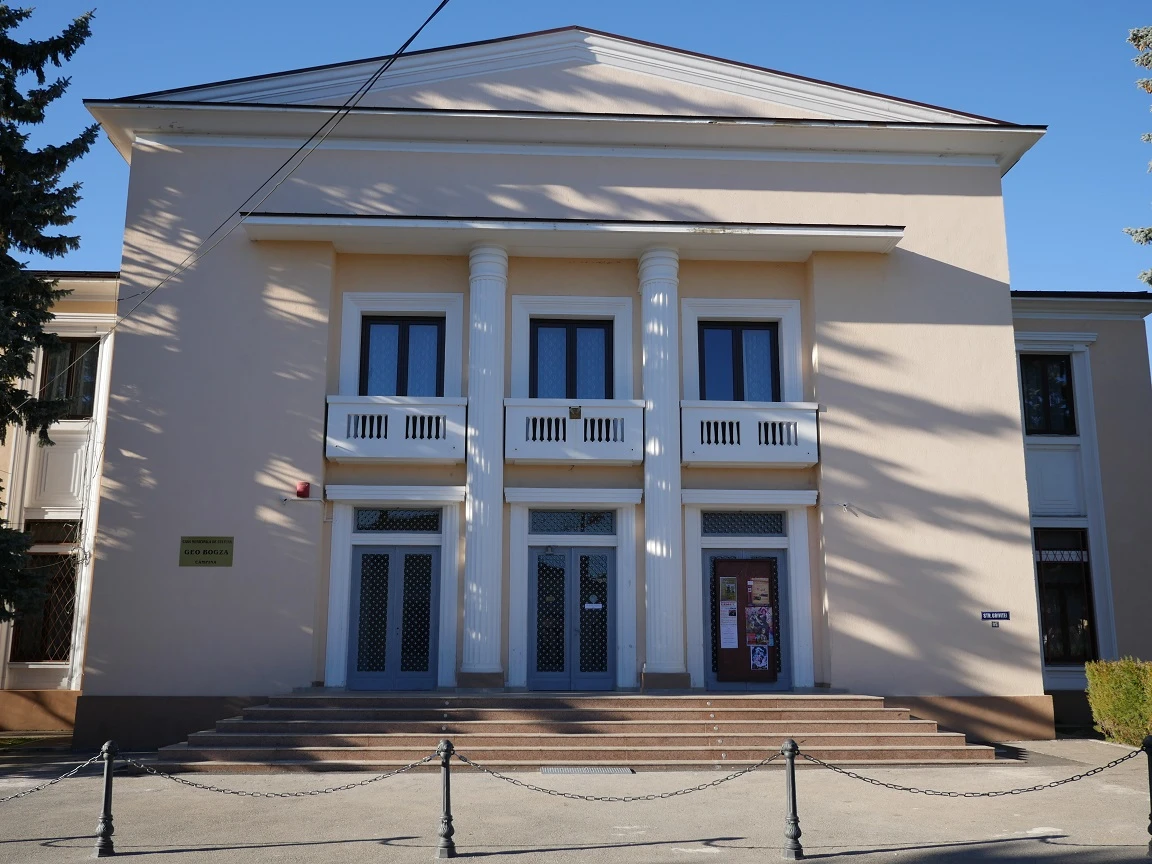 Casa de Cultura „Geo Bogza” - Campina